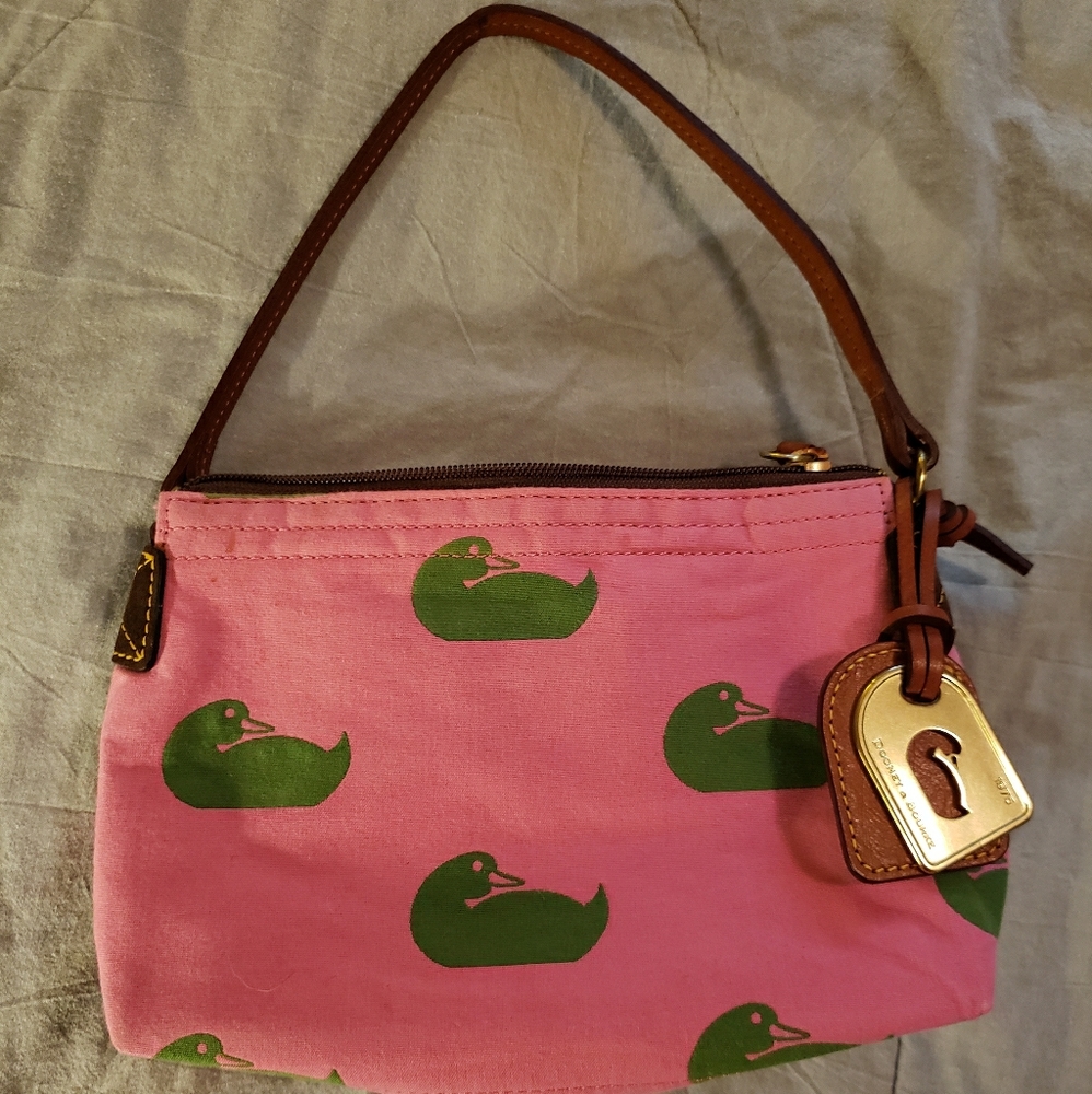 Dooney & Bourke pouchette